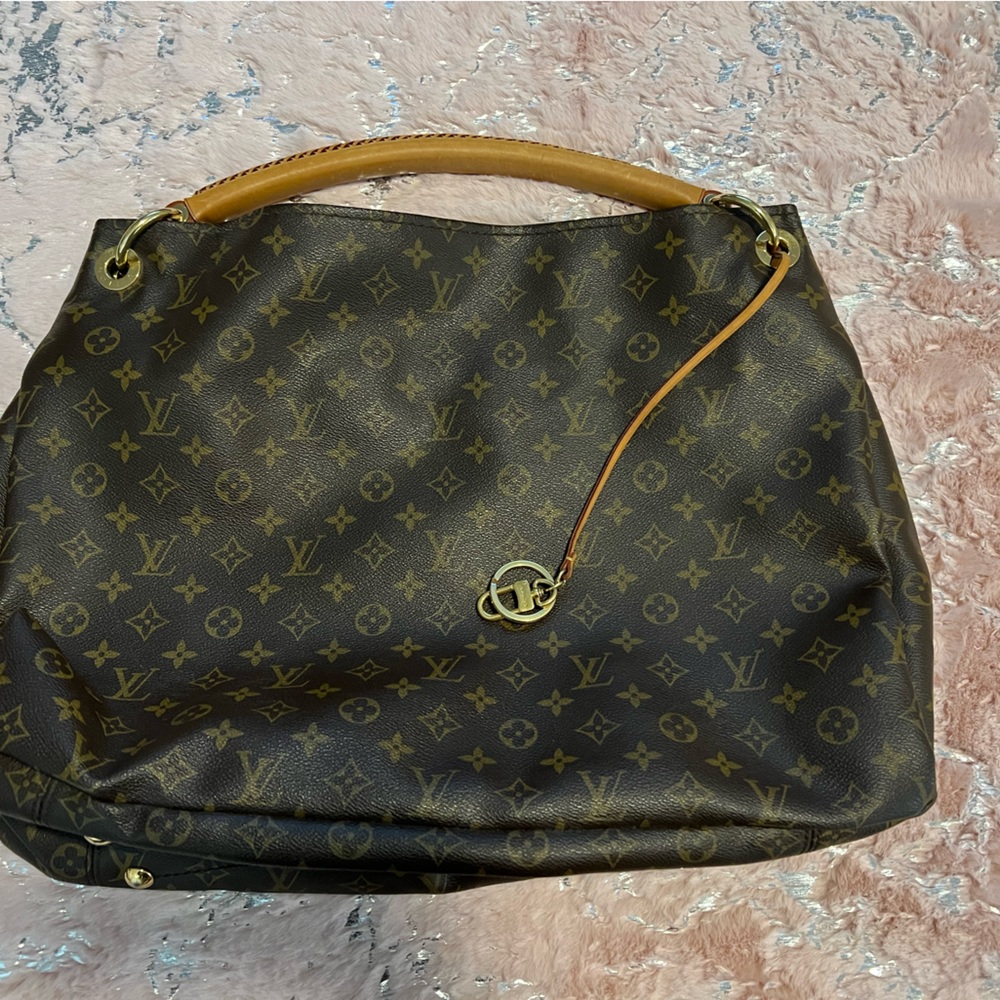 LOUIS VUITTON Monogram Artsy MM AR4110